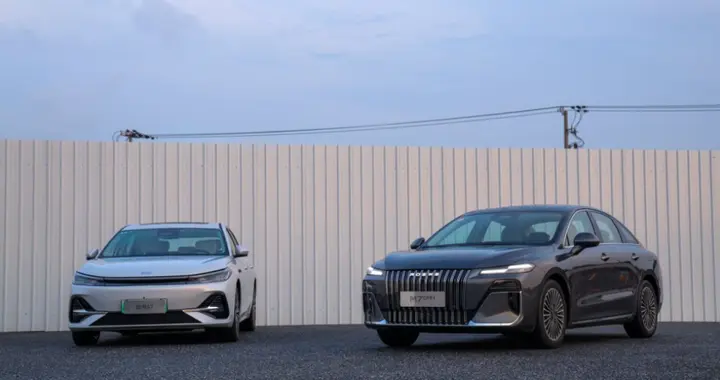 银河A7与荣威M7 DMH，谁能满足当代女性的出行期待？