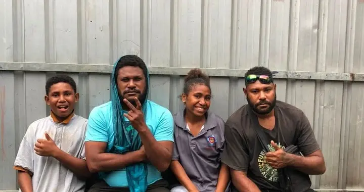 老夫在巴新外岛，土人都说我脾气暴躁，不是一个好人