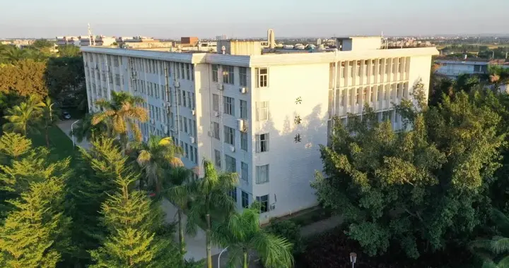 湖南省学费最贵的4所大学，敢报考的学生，家里非富即贵！