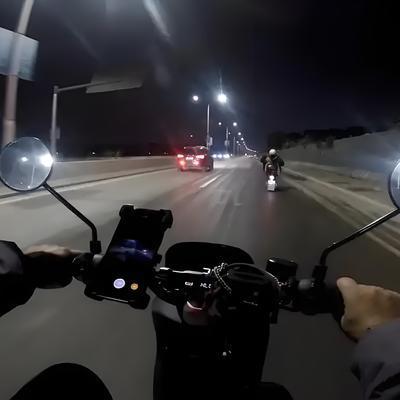 福康说法：男子想穷游北京去长城，嫌打车贵