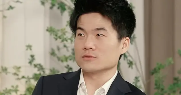 董宇辉这边文学光影访谈金句刚火热出圈，那边又官宣重磅对话嘉宾