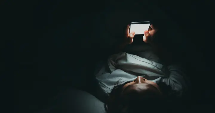 60岁女子查出肠癌去世，爱散步早睡早起，丈夫心酸：根本拦不住她