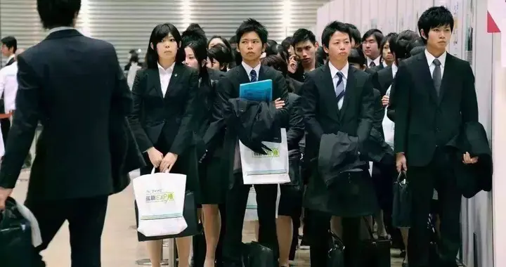 毁掉一个民族太简单！日本 70 年 “去雄化”，给中国上了最痛一课