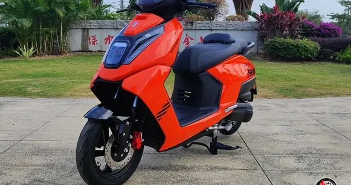 双通道ABS+TCS，2026款破界机核150机甲风运动踏板，售价5980元