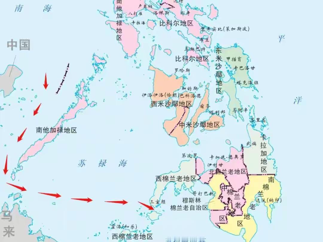 海峡之上，甲板才是重点！辽宁舰搭载歼-15T过巴西兰海峡，刻意展示的信...