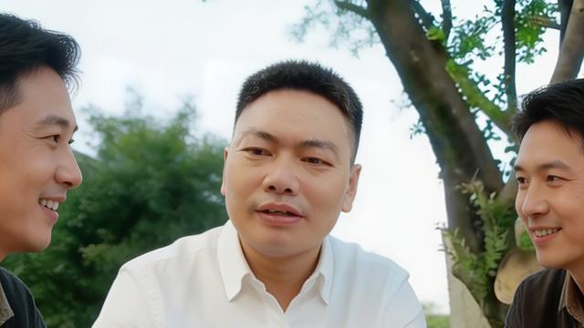 迷哥：周末小聚，喝茶闲谈最舒心   忙碌