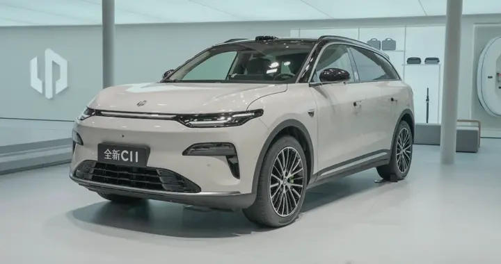 年轻家庭的15万级纯电SUV，零跑C11对阵比亚迪海狮06，能赢吗？