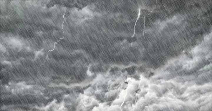 雷雨开车被闪电劈中会触电？燃油、电车统一说清楚