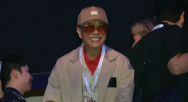 谢霆锋演唱会首日，不化妆换装无嘉宾，奚梦瑶晒现场照表白偶像