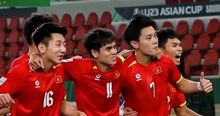 3-2！大黑马四连胜！越南加时赛击败阿联酋！半决赛静候中国队！