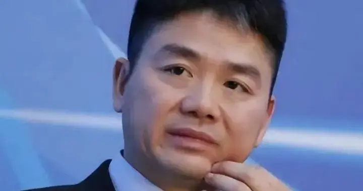 刘强东又给村民送年货了！网友：强哥能不能再上个大学，学费我出