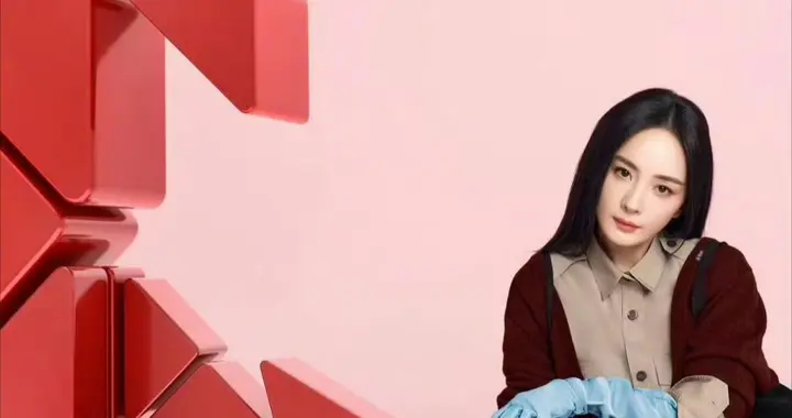 杨幂黑长直杀疯啦！Prada新晋“女王”直接美到上头