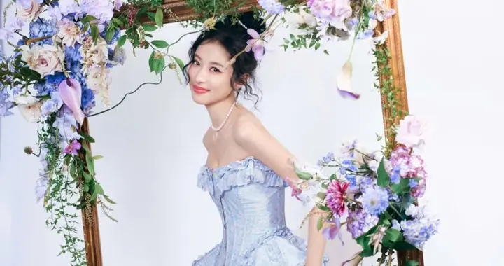 周雨彤，轻描夏日轮廓
