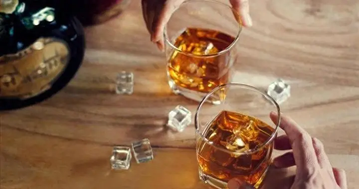 4种病一喝酒就爆发？医生直言：这不是吓唬你，是真会出事