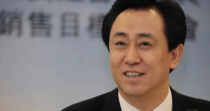流浪汉白住18亿豪宅？许家印海外资产被锁，国内烂尾楼业主心酸
