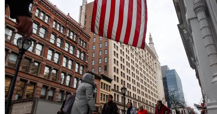 中东战火炸懵华尔街，高盛突然下调美国经济预期，咱们会受影响么