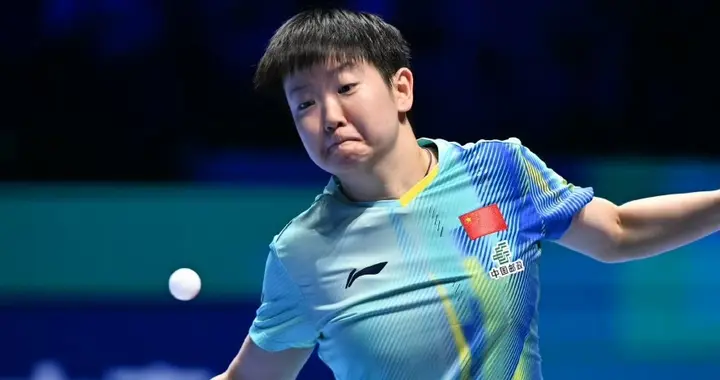 国乒捷报，孙颖莎3-0梅谢芙，王艺迪连扳3局，晋级世界杯女单16强