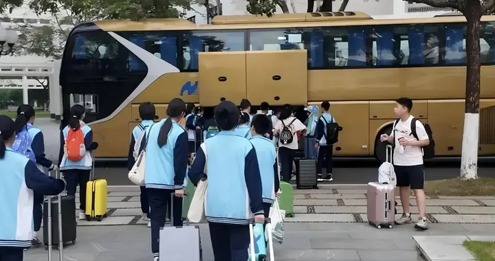 广元一高中被投诉强制学生参与研学，教育局回应：自愿原则