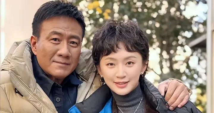 何晴离世仅6天，许亚军四婚妻子发文表态，难怪前夫缺席葬礼