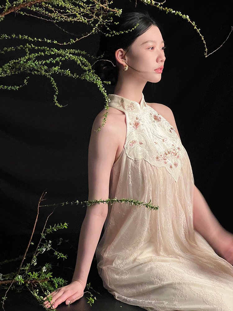 新中式晨袍女新娘白色订婚礼服