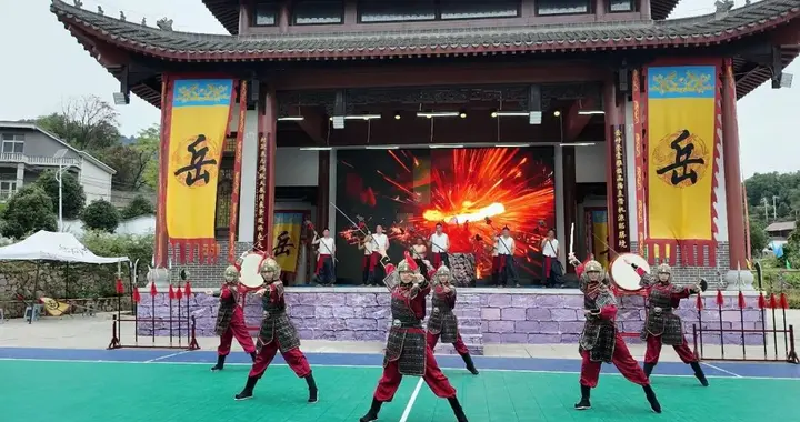 岳飞“穿越”回岳石洪村？这场实景舞台剧国庆火了！
