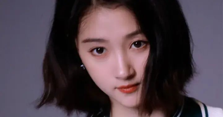 美女壁纸-第6615期-关晓彤