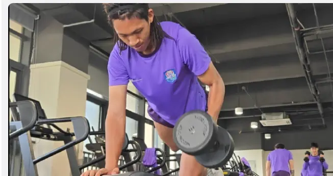 踢球不行，打架一流，飞踹裁判全国禁赛5年，这样操作值得吗？