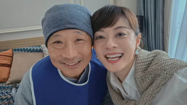 直到胡德功掏出200块买蛋糕庆生，薛晓舟才知胡曼黎为何谁也不嫁