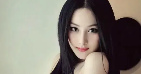 早期的张馨予真的美得好有冲击力