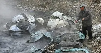 “守住耕地红线，筑牢国家粮食安全，从历史废田事件看土地保护。