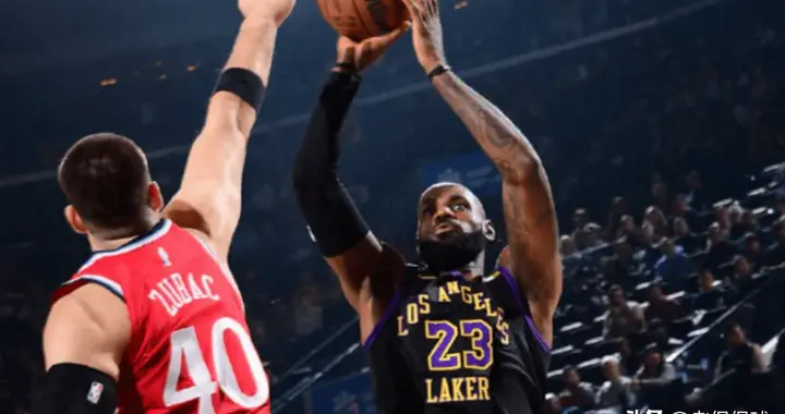 抢戏！湖人险26分逆转，詹姆斯历史第1，哈登21中6，伦纳德创纪录