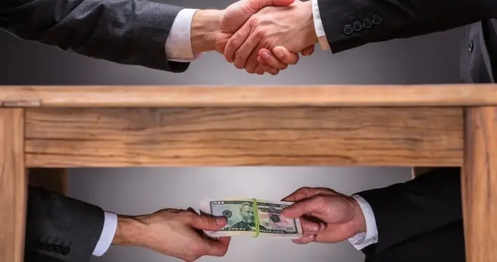 一 IT 行贿：或被罚 70 亿