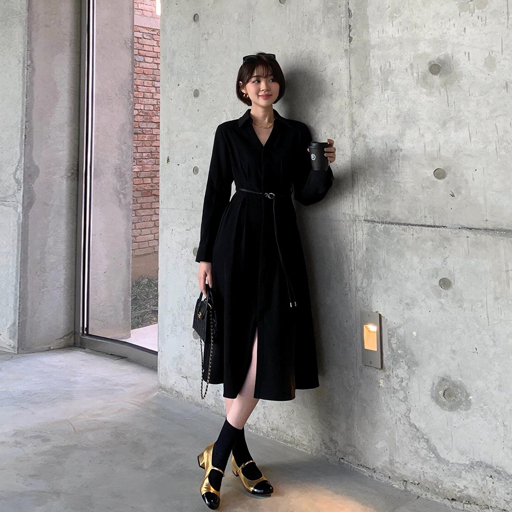 春季高级感法式黑色V领连衣裙韩系收腰裙子