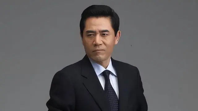 陈宝国：演技巅峰却淡出荧幕，娱乐圈的损失与传奇记忆