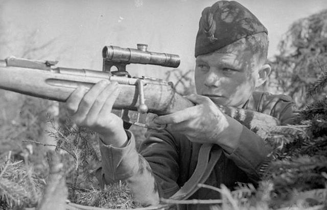 苏联第一只国产狙击瞄准镜的产生过程