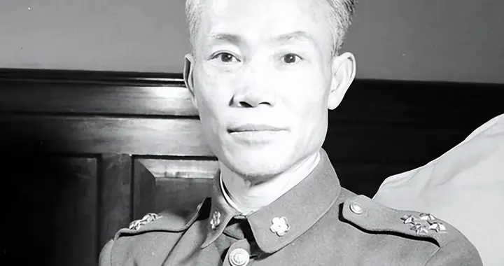 49年上海解放，一国军少将偷偷对解放军代表说：我1924年就已入党