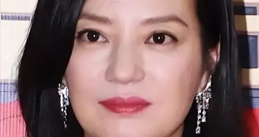 缅北诈骗传闻才真相大白，没想到赵薇，再因黄有龙陷入棘手麻烦