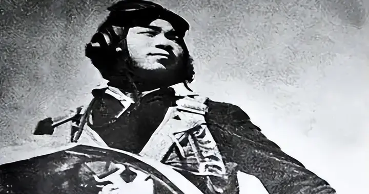 1938年长江浮出一具遗体，渔民见到他手表上的字，倒吸了一口凉气