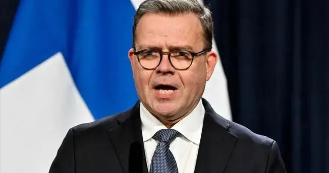 饭碗被砸得稀巴烂？芬兰总理坐不住了，用中文说出“对不起”！