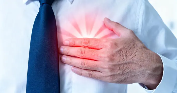 前胸后背疼了半年，当地治疗没有好办法？没找到病根怎么好！