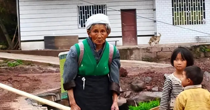中国10亿人要搞计划生育，14亿人口却鼓励生三胎，这是为何？