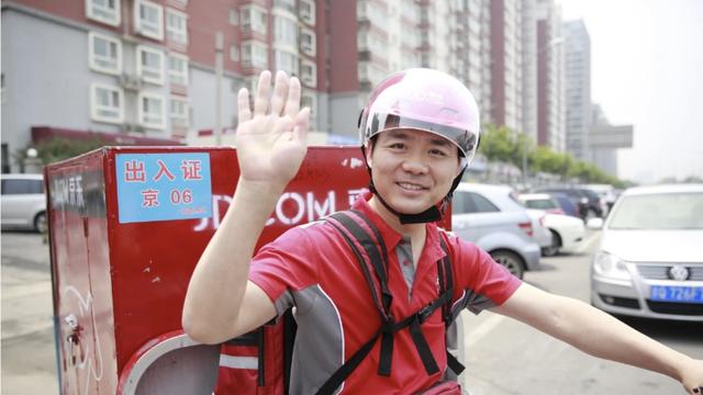 郭静的互联网圈：京东在线下开了好多京东M