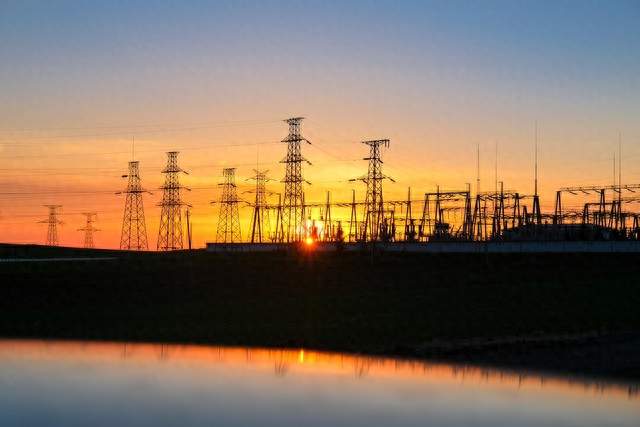 AIDC彻底爆发！电力设备+光伏+储能+AI电源四大赛道共振！（5只）