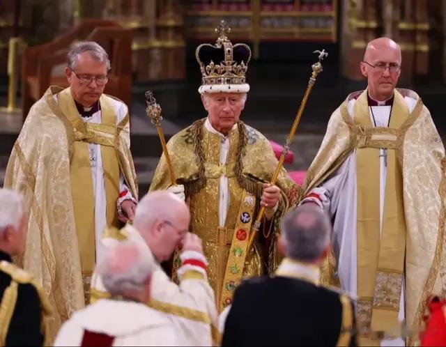 查尔斯加冕两周年：70年的等待，藏着多少意难平啊…
