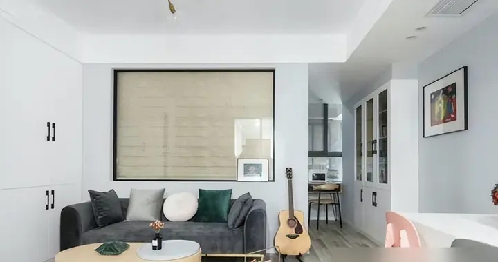 装修房子，如今流行在墙面上设计"窗洞"，增加采光促进情感交流