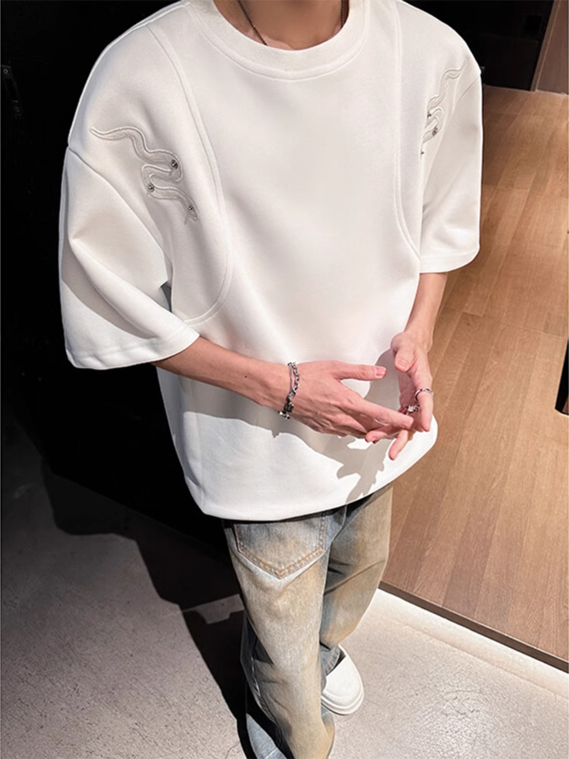 铆钉蛇纹贴布短袖男款夏季美式高街解构设计