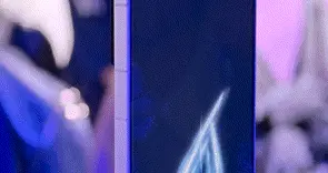 荣耀Robot Phone上手：手机新物种！自带云台的口袋电影机