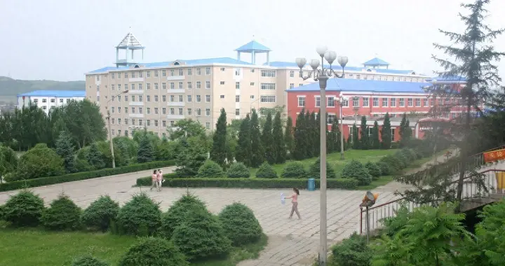 鸡西大学更名黑龙江工业学院，煤城高校升级遇尴尬