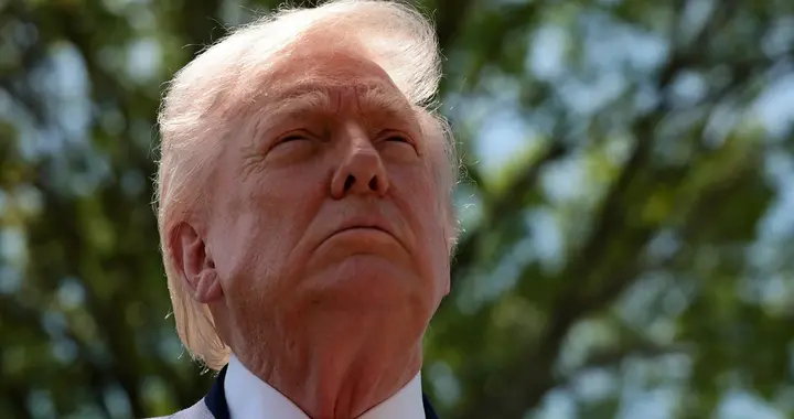 民调显示：多数美国人不认可特朗普施政，国家方向“走偏”