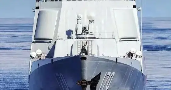 从正面视角见证海军盾舰的进化